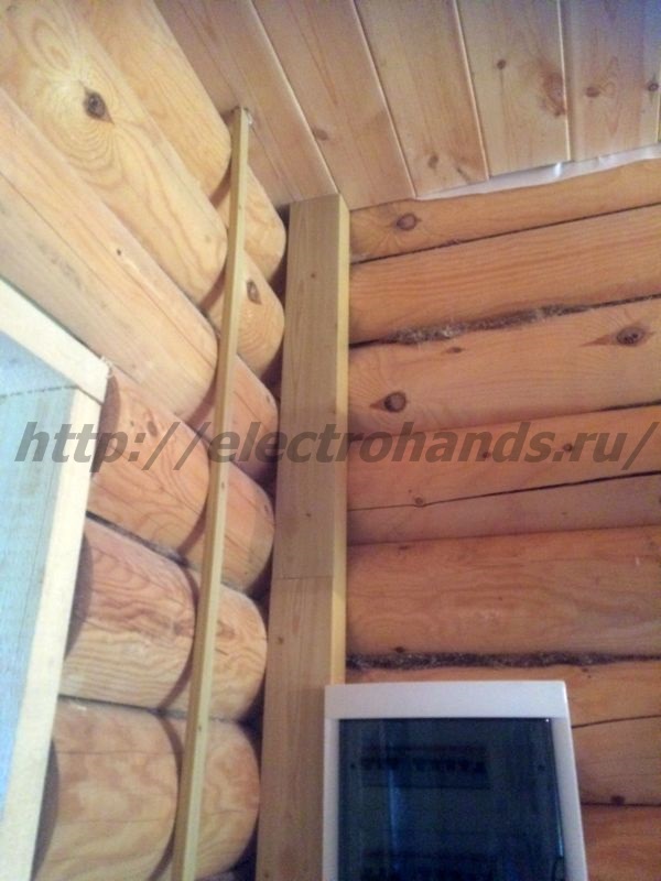 Монтаж электрики в деревянном доме на http://electrohands.ru/